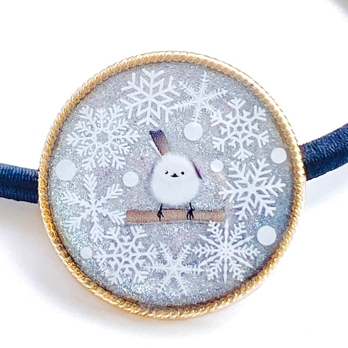 雪の中のカエルさん ラウンドレジンヘアゴム