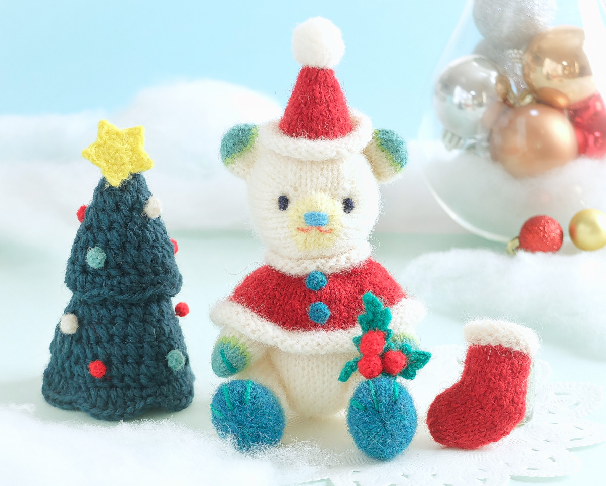 あみぐるみ　Cモビール　クリスマス サンタクロースとクリスマスツリーのあみぐるみ 約10cm 凄かっ