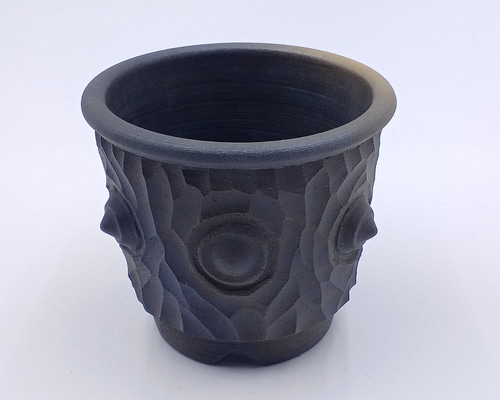 Bs Lab の植木鉢 C-18 (炭化焼成・匣詰め・窯変・焼締・彫文・貼り付け