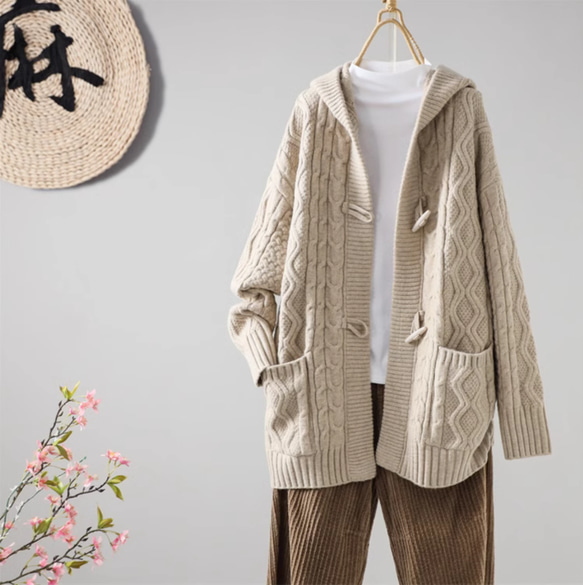新作】レトロなゆったりフード付きニット 厚手のセーターのコート 