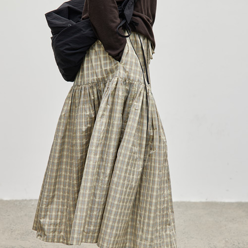 ふんわり広がるギャザー切り替えデザイン♪先染めチェック柄スカート