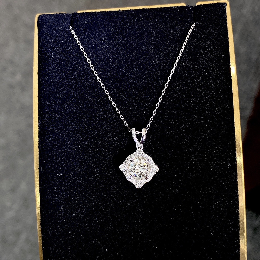 天然ダイヤモンドペンダントk18