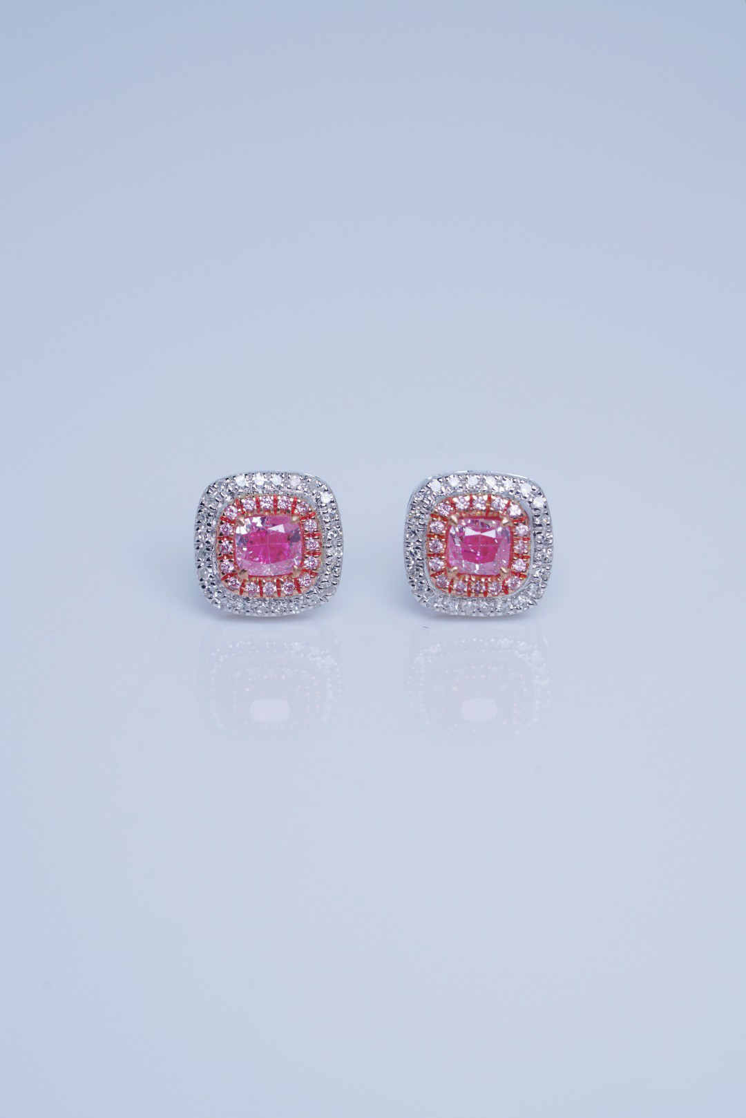 ピンクダイヤモンド付きピアスk18