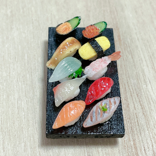 ★ yuk☆プロフ確認お願いします☆ページ★樹脂粘土ミニチュア 美味しそう♪ミニミニお寿司フレーム こねこねくらぶ 樹脂粘土