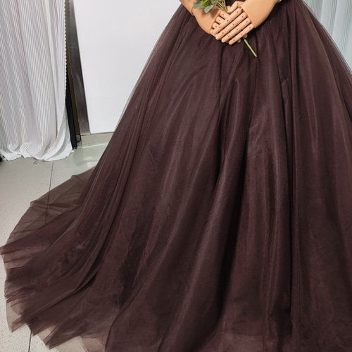 送料無料！カラードレス コーヒーの色 オフショルダー 柔らかく重ねた  