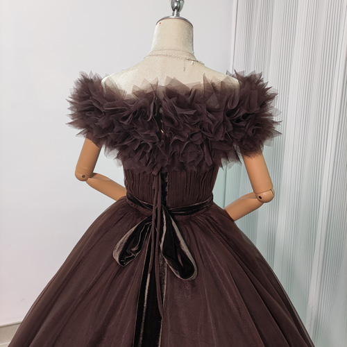 送料無料！カラードレス コーヒーの色 オフショルダー 柔らかく重ねた  