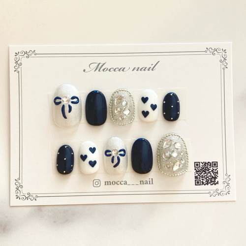 【オーダーページ】ネイルチップ　韓国　ネイビー　リボン　ストーン 080】韓国 ぷっくり手書きリボン×ハート ネイビー ネイルチップ