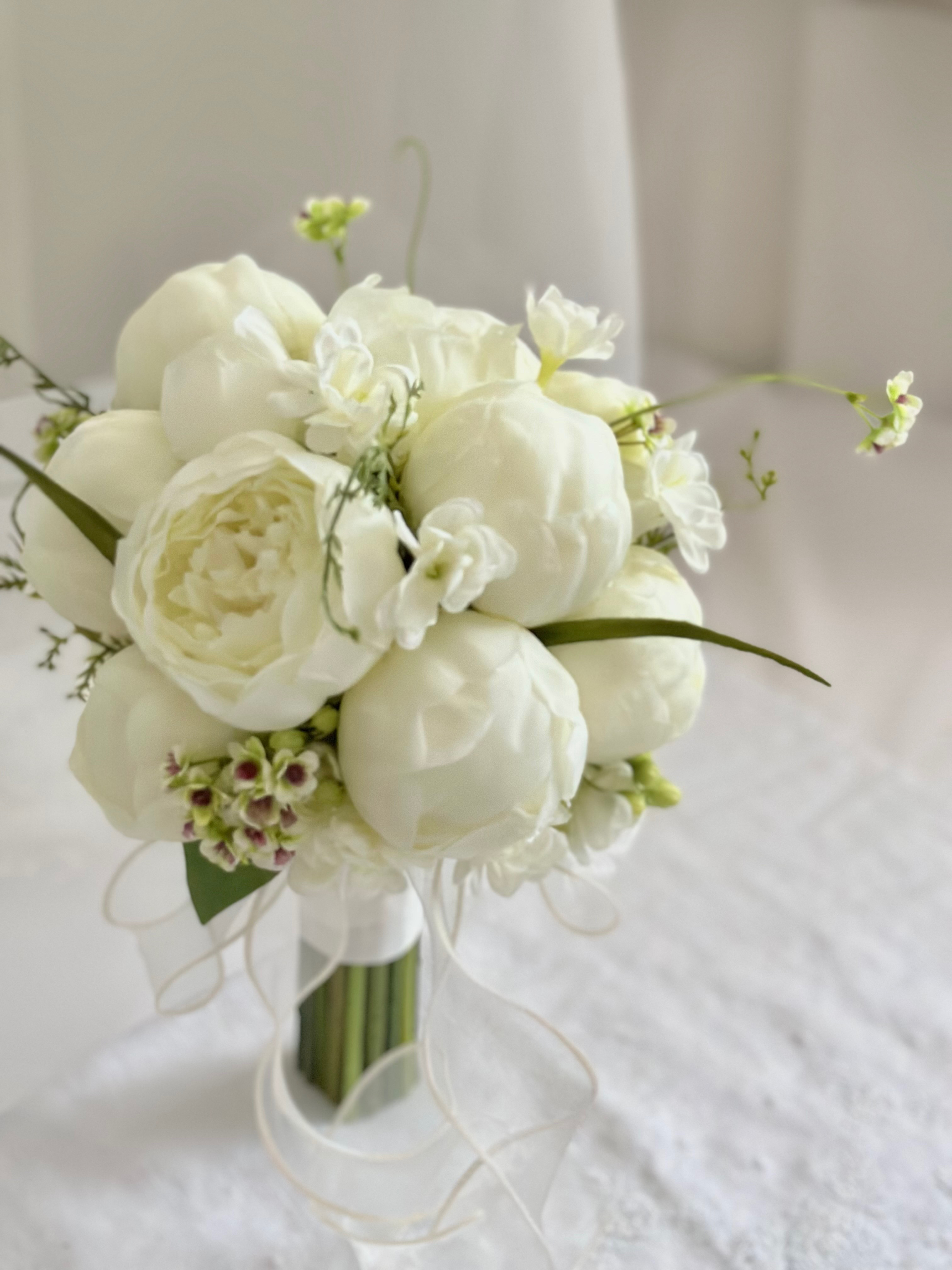 ピオニー　芍薬　白　クラッチブーケ　ブートニア ピオニー 芍薬 白 クラッチブーケ ブートニア 芍薬