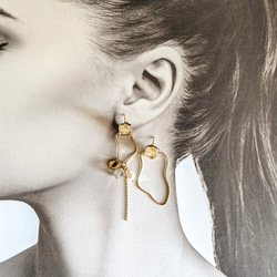 あらゆる幸運を呼び寄せる【水晶】のオルゴナイトと歪みフープ 淡水パールのピアス 樹脂ピアス イヤリング 14KGF 3枚目の画像