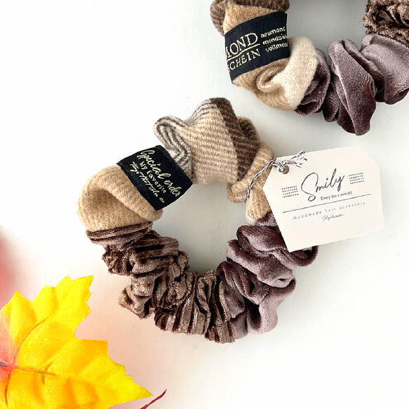 秋 冬 2種のベロア×チェック 合わせ素材のシュシュ 大人 モカブラウン