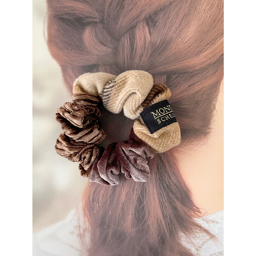 秋 冬 2種のベロア×チェック 合わせ素材のシュシュ 大人 モカブラウン