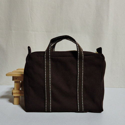 ボストンバッグ風ポーチ】ダークブラウン／焦げ茶色／バッグ形ポーチ  