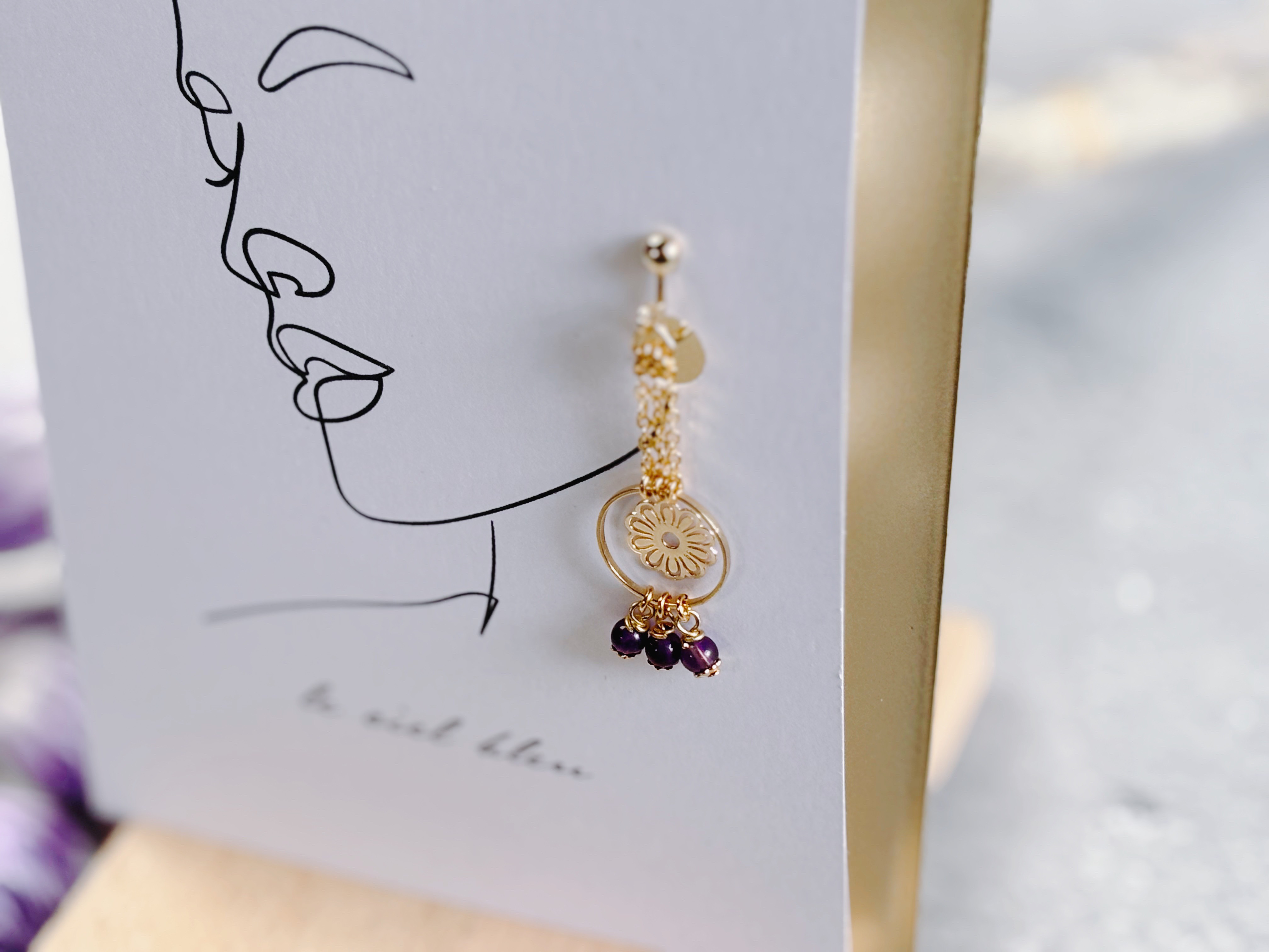 花揺れる天然石イヤリング　アメジスト　天然石　ゴールド　イヤリング　ピアス　揺れる　大ぶり　花　プレゼント　ラッピング