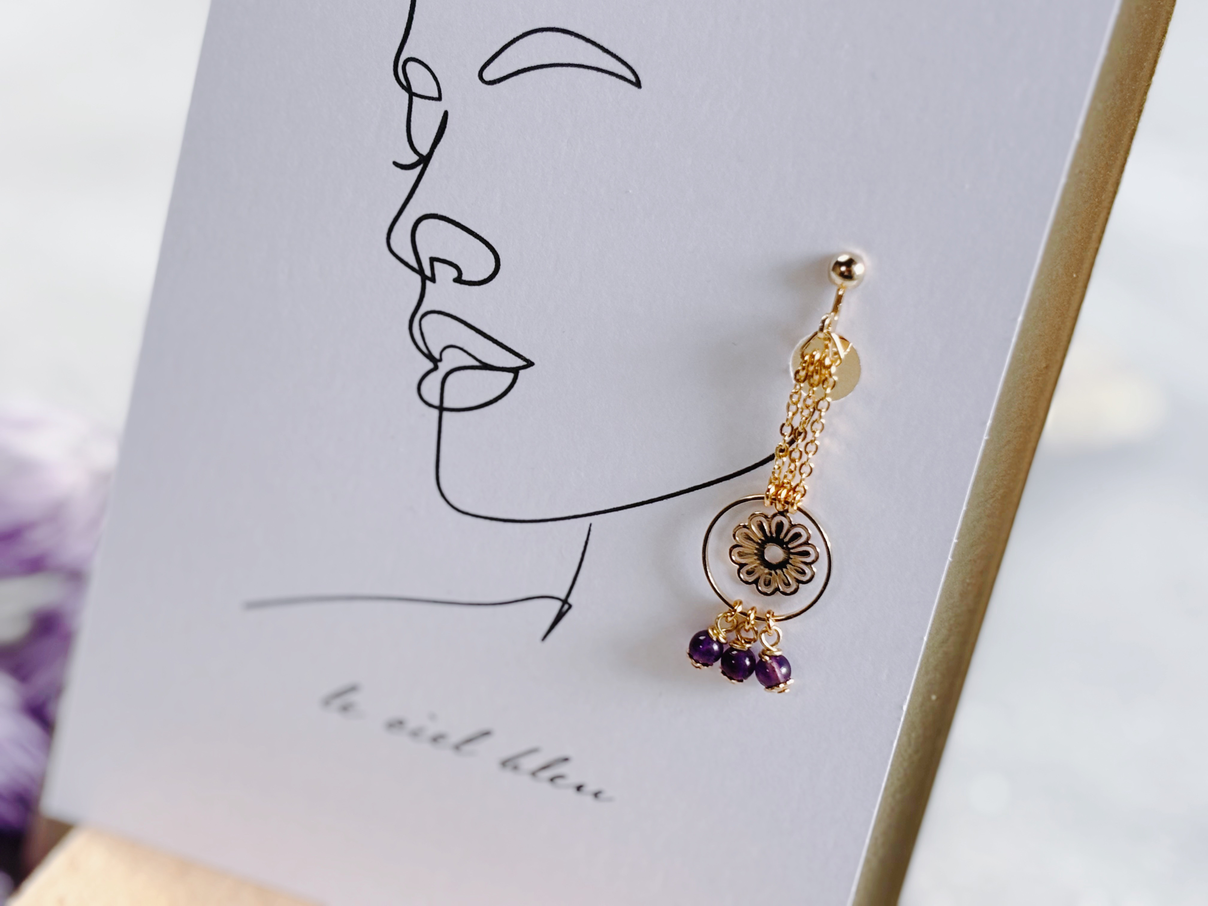 花揺れる天然石イヤリング　アメジスト　天然石　ゴールド　イヤリング　ピアス　揺れる　大ぶり　花　プレゼント　ラッピング
