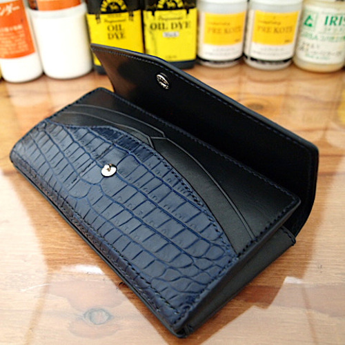 オーダー】クロコダイルで作る2つ折りボタン開閉式の長財布 長財布
