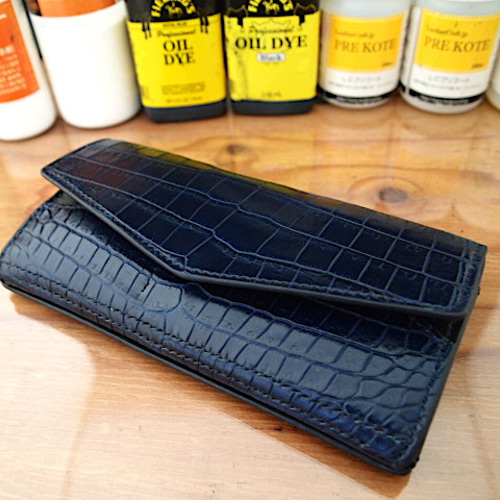 オーダー】クロコダイルで作る2つ折りボタン開閉式の長財布 長財布