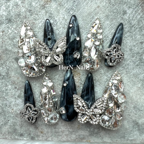 ブラックシルバーパーツネイル ネイルチップ（つけ爪） HerN