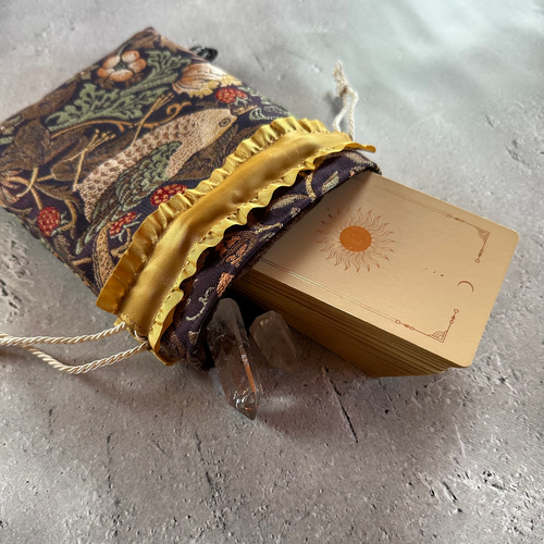 フリルリボンの巾着型タロット/オラクルカードケース ハンドメイド