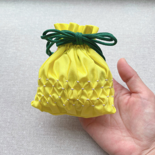 感謝価格　SALE ユキエモン　巾着袋　小物入れ　プレゼント　おやつ入れ　人気 感謝感謝 SALE ユキエモン 限定新作生地 巾着 おやつ入れ 小物