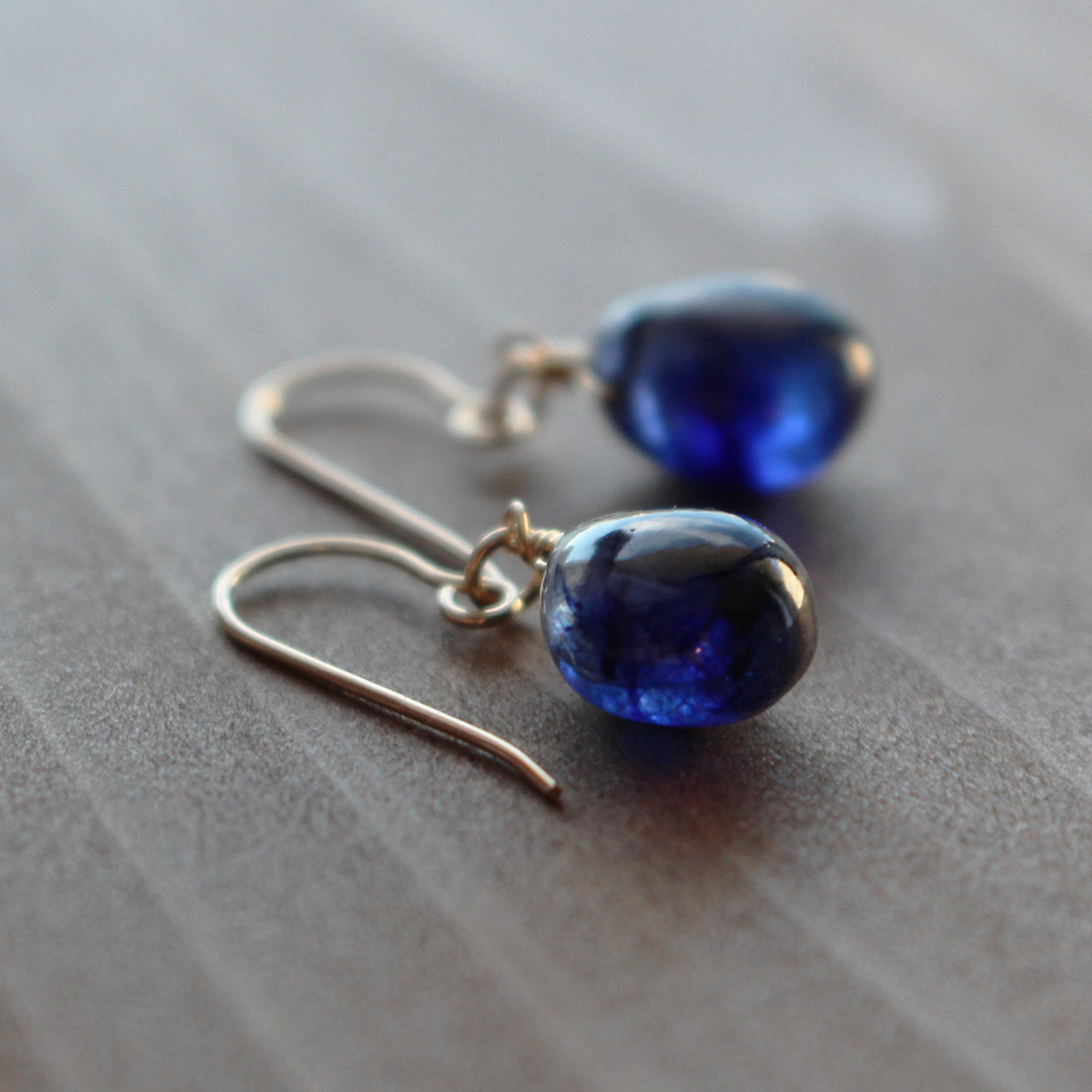 ✨9月誕生石✨ ブルーサファイア＜プレーン＞のピアス（K14GF）