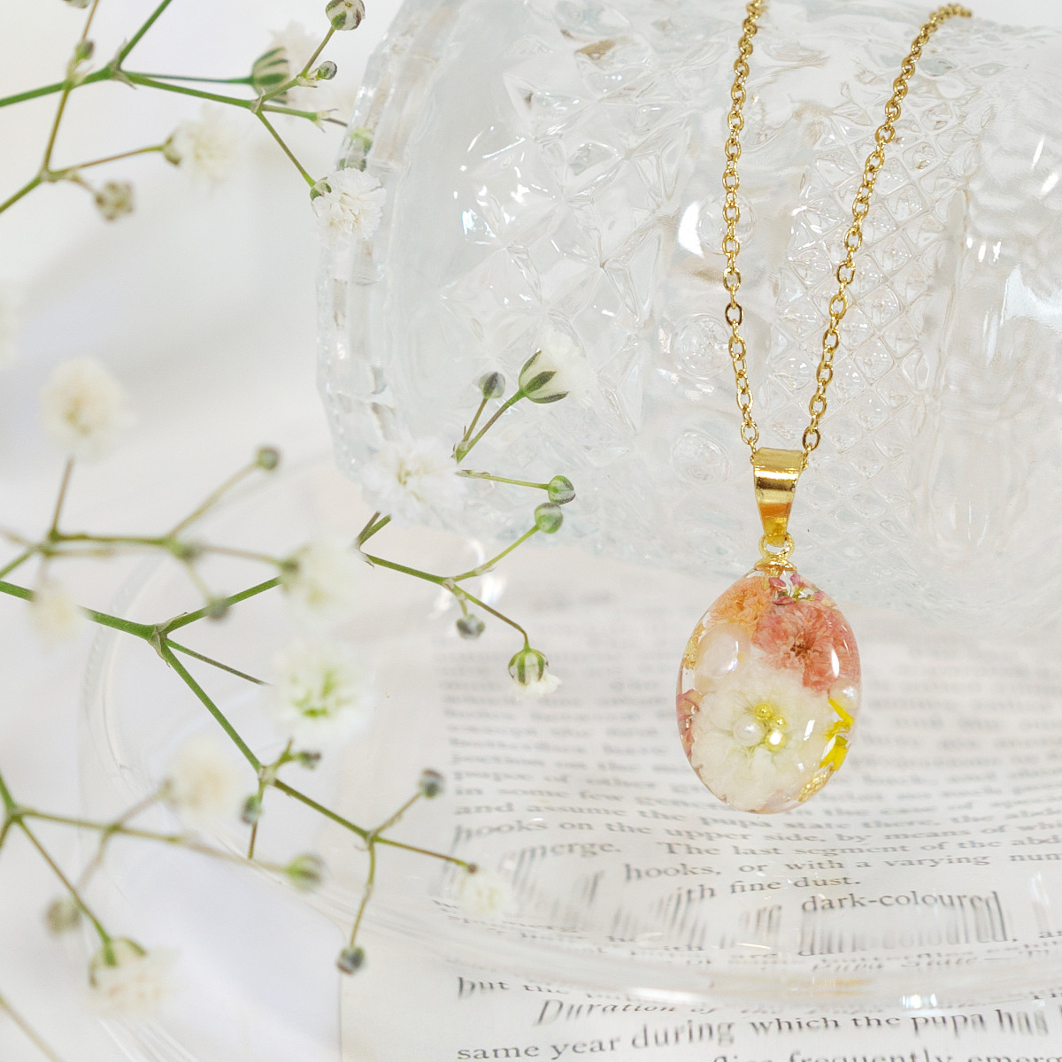 レジンハンドメイドネックレス平面ハートとイエローかすみ草