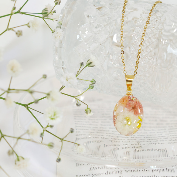 透明な花束 かすみ草のシンプルネックレス 金属アレルギー対応 花