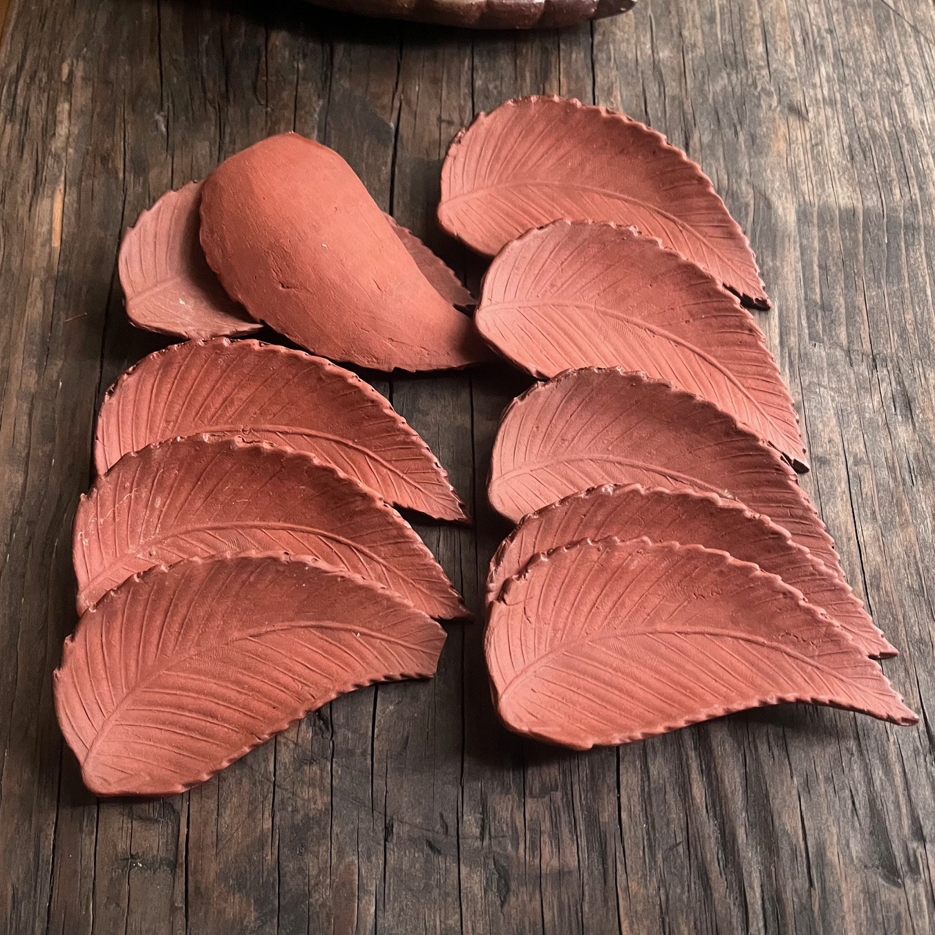 ＜訳あり＞備前焼 葉型小皿（豆皿・茶匙・箸置き）／10枚セット｜自由な使い方を楽しめる器