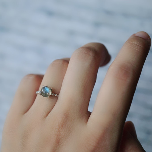 現品のみ。ラブラドライトのつぶつぶシルバーリング（7号)重ね付け