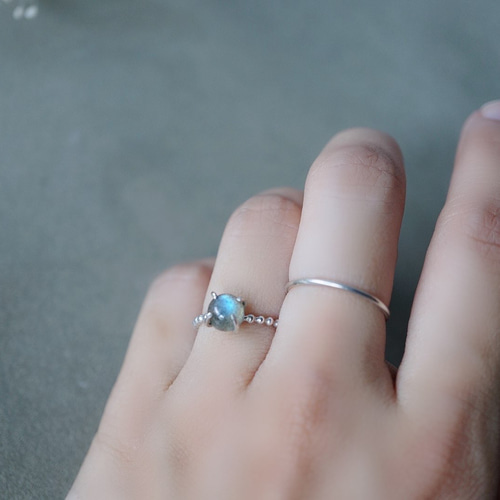 現品のみ。ラブラドライトのつぶつぶシルバーリング（7号)重ね付け