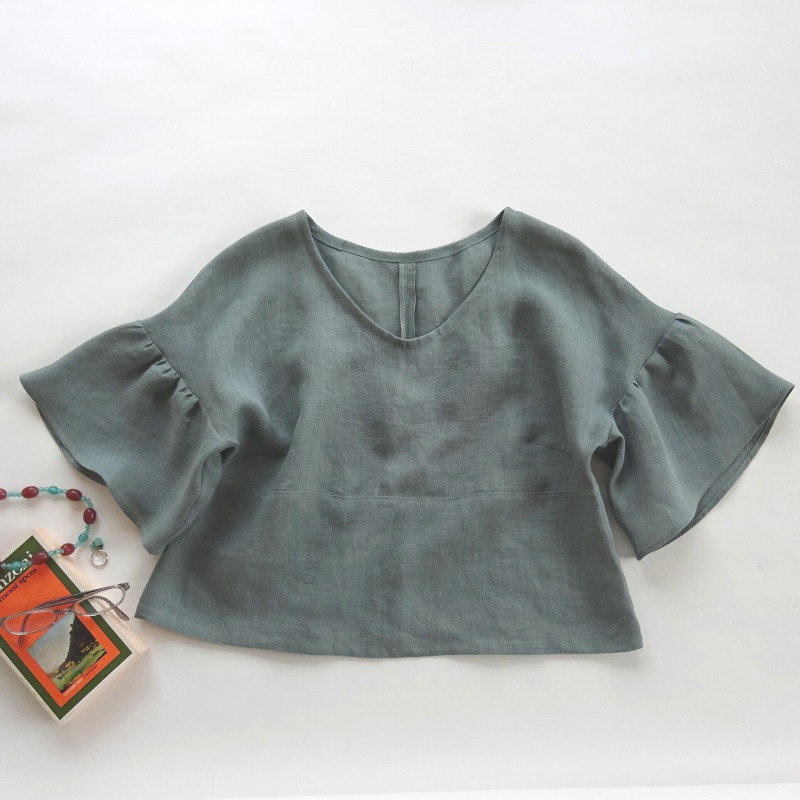 リネン スモーキーセラドングリーンのゆったりブラウス　6～7分袖