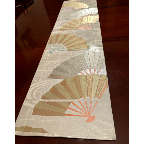 ルブの森★　A619★逸品‼️高級全通帯‼️ひな祭り‼️テーブルランナー ルブの森☆ A619☆逸品‼️高級全通帯‼️ひな祭り‼️テーブルランナー