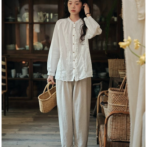 ◇ 新作【胸元フリル ウッドボタン】オフホワイト リネン 麻 綿 シャツ