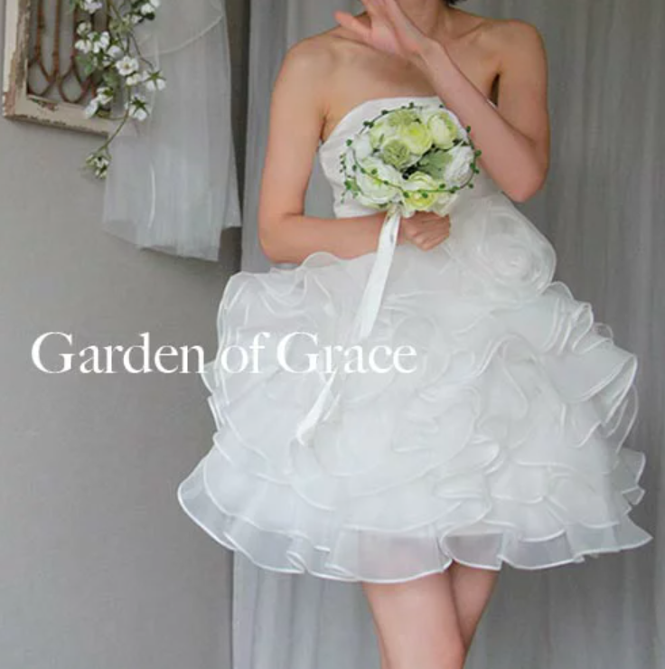 ハロウィンやパーティ 発表会にも最適　華やかなミニドレス【ニューフリルオフホワイト】