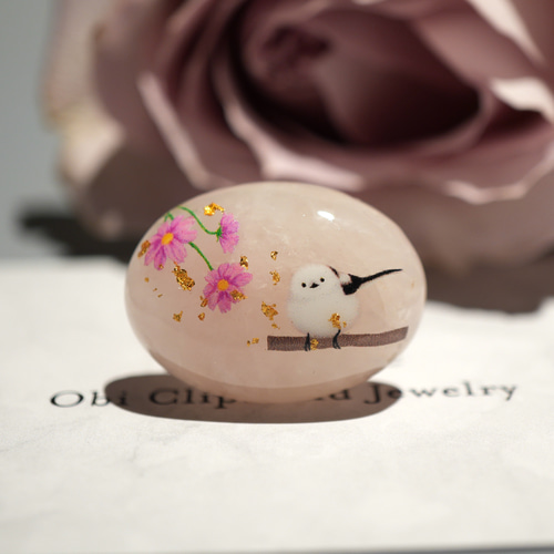 天然石ローズクォーツとシマエナガの帯留め 秋桜 ポニーフック