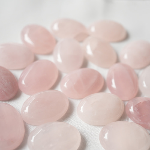 天然石ローズクォーツとシマエナガの帯留め 秋桜 ポニーフック