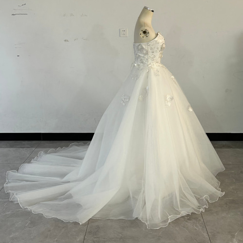 ウェディングドレス ベアトップ 花モチーフ 3D立体レース刺繍