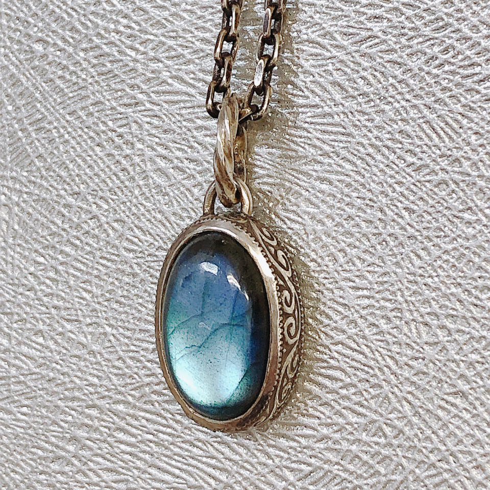 まるで宇宙 ✲ ラブラドライト ×  富士山 silverネックレス