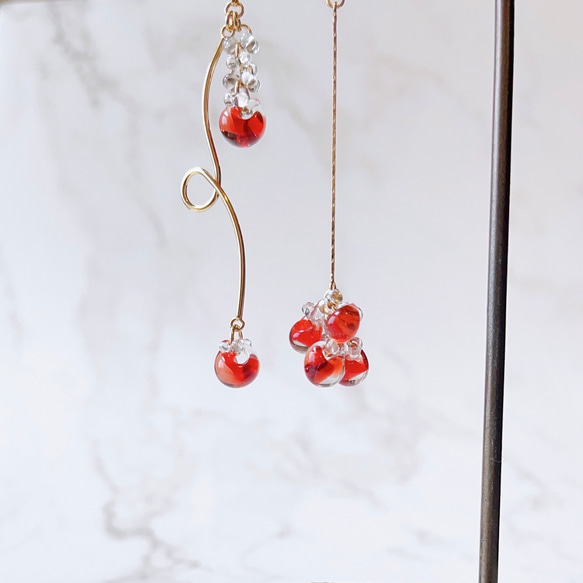 minori✴︎ザクロ✴︎ ピアスみたいなマスクチャーム【Hijiri】ティアドロップ　赤　ピアス　イヤリング　秋 5枚目の画像