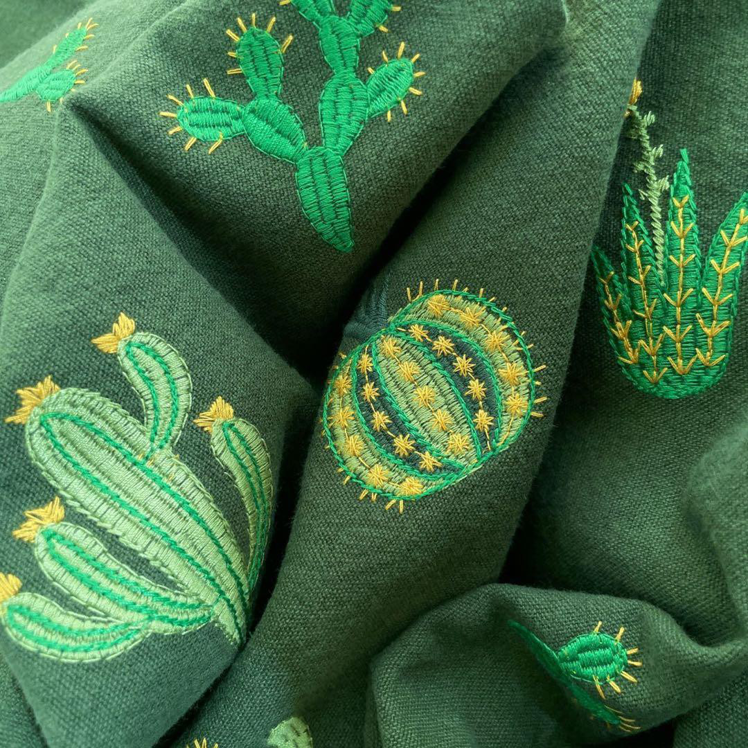 反物　生地　リメイク生地　刺繍　グリーン　長期保管品 刺繍生地 【ダイナソー/ペールモス/フォレスト】 カットクロス