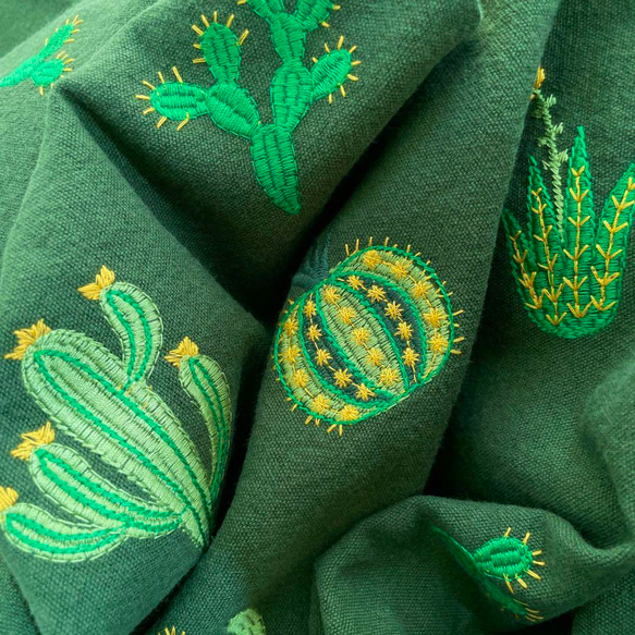 反物　生地　リメイク生地　刺繍　グリーン　長期保管品 反物 生地 リメイク生地 刺繍 グリーン 長期保管品