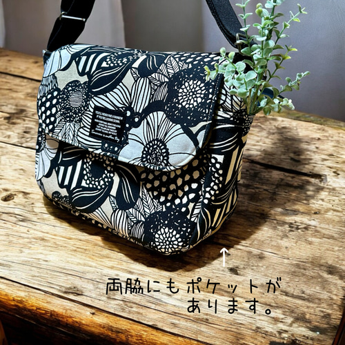 人気早い者勝ちです【PRADA 】ツバメ 花柄キャンバス 2way ショルダー 人気早い者勝ちです【PRADA 】ツバメ 花柄キャンバス 2way