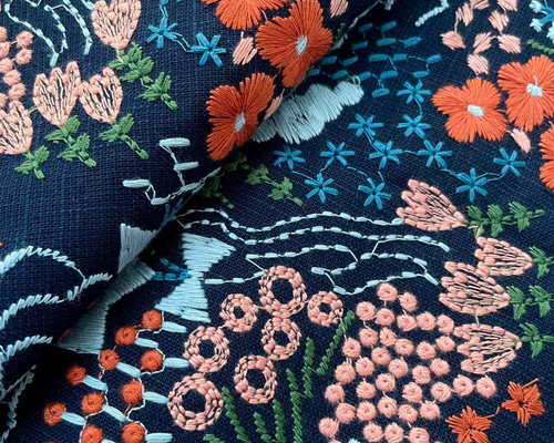 慈雨　花モチーフ　コットン　ポリエステル　総柄　ブラウン　ブルー 花咲く丘》コットン100％ オックス MA-0331～0336 花柄 北欧柄