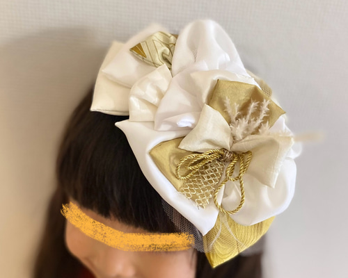 ストロベリーホワイト♡金箔付♡髪飾り ヘッドドレス 前撮り 成人式 七五三 2909c85e7e3e43d86f3af8affca45c