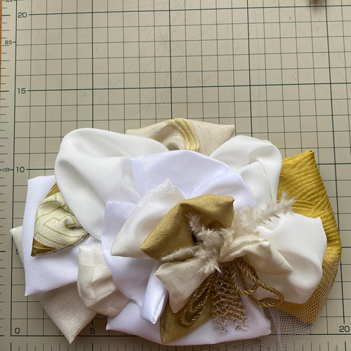 白 ゴールド ホワイト ヘッドドレス 髪飾り ヘアアクセサリー トーク帽