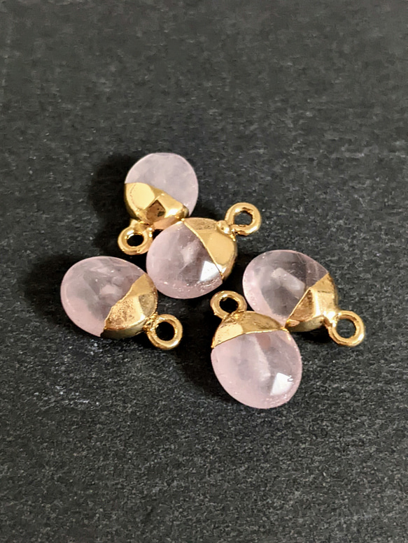 天然石 ローズクォーツ オーバル チャーム 2個 カン付き パーツ 1枚目の画像