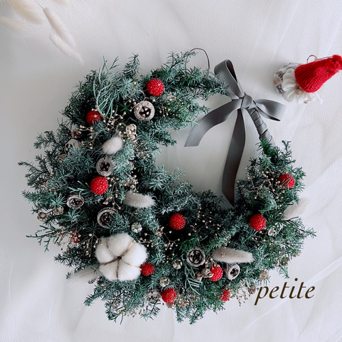 クリスマスリース◇ふわふわ三日月リース・グレーリボン アート