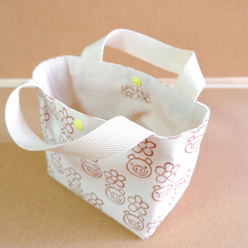 ちょこっとトートバッグ ぶたさん刺繍 ※受注生産 トートバッグ きなり