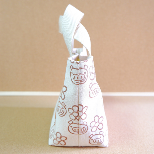 ちょこっとトートバッグ ぶたさん刺繍 ※受注生産 トートバッグ きなり