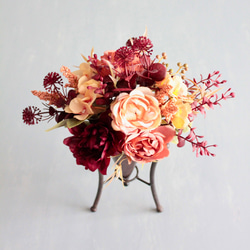 秋色ローズと小花が溢れるナチュラルアレンジメント 14枚目の画像