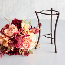 秋色ローズと小花が溢れるナチュラルアレンジメント 13枚目の画像